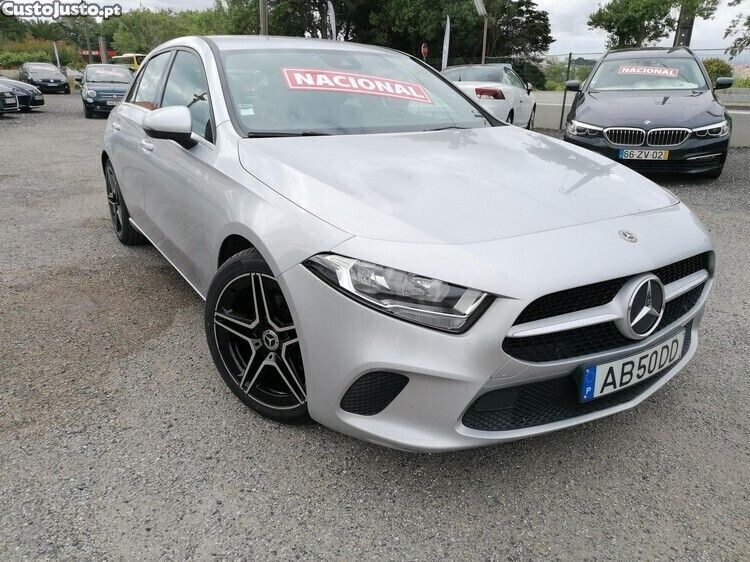 Cinza Usado 2020 Mercedes A180 Style Citadino | € 23.900 (Bom preço) - Imagem 1/1