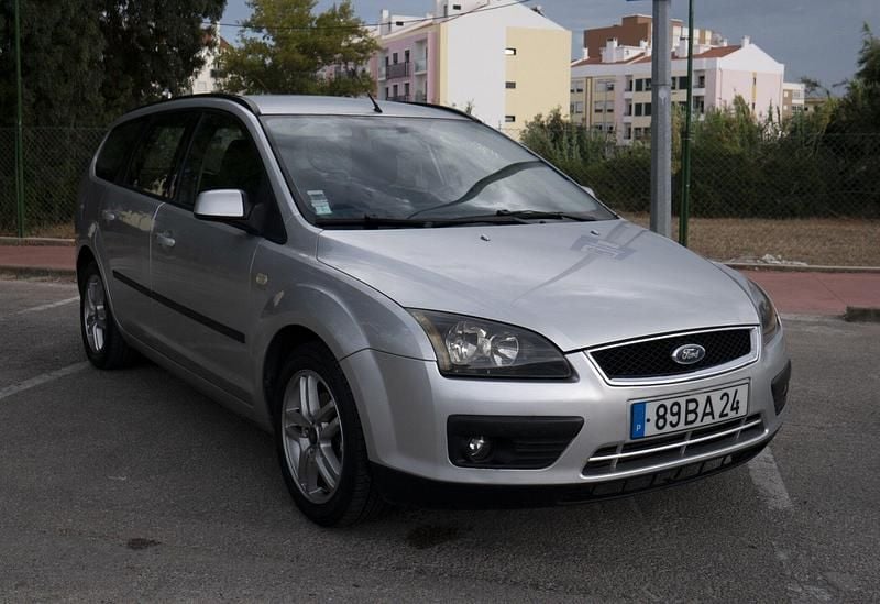 Cinza Usado 2005 Ford Focus Trend Carrinha | € 4.900 (Preço elevado) - Imagem 1/4