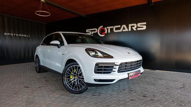 Branco Usado 2019 Porsche Cayenne SUV | € 66.490 (Bom preço) - Imagem 1/4