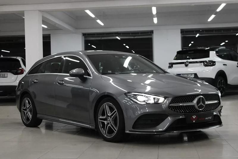 Cinzento Usado 2020 Mercedes CLA180 Sedan | € 26.990 (Bom preço) - Imagem 1/4