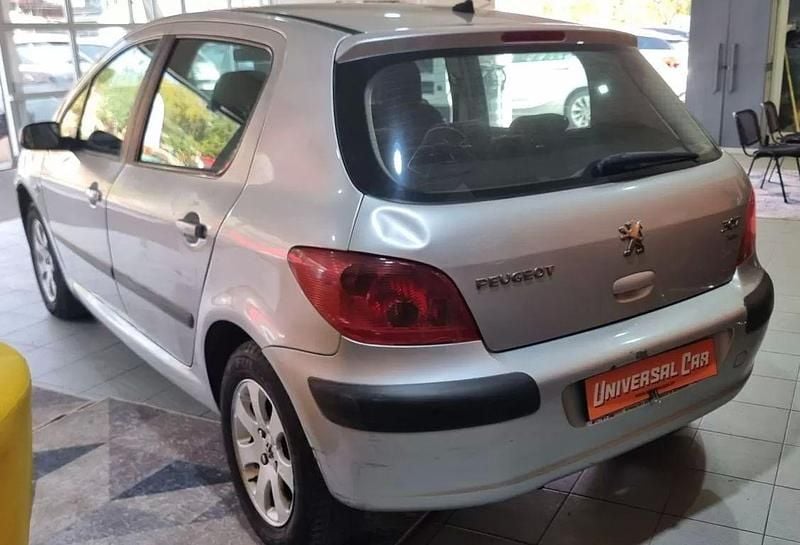 Usado Peugeot 307 69 HP (50 kW) 2003 Cinza Citadino