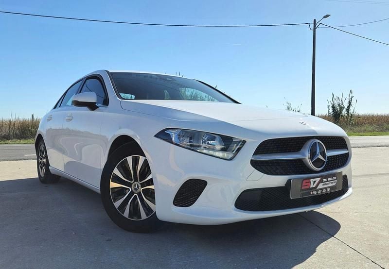 Branco Usado 2022 Mercedes A180 Style Sedan | € 28.500 (Preço justo) - Imagem 1/4