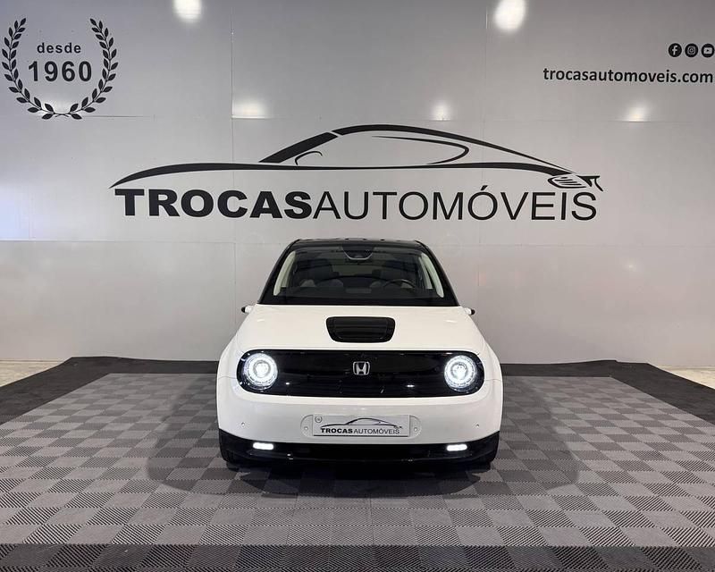 Usado Honda e 113 kW (154 HP) 2022 Branco Citadino