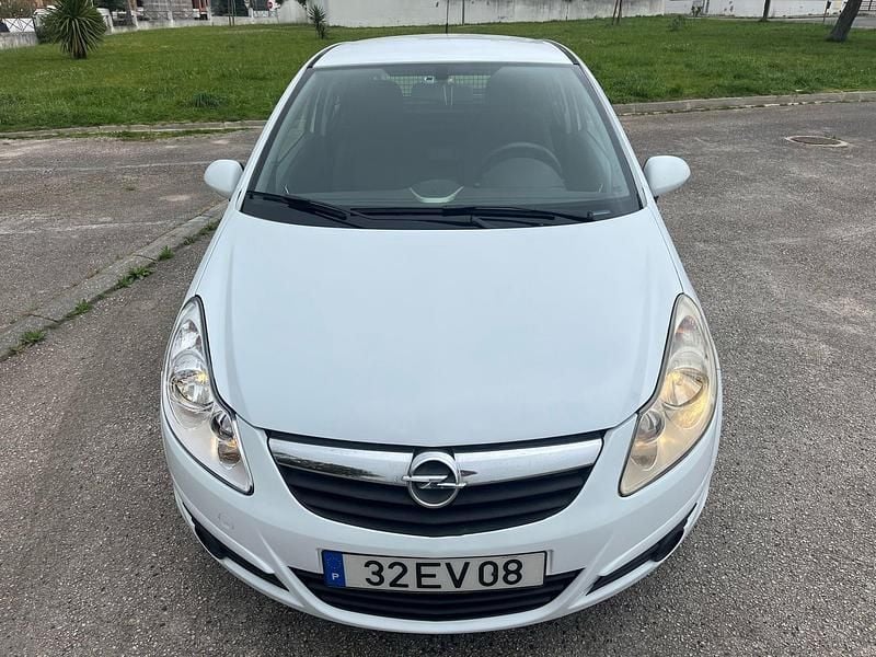 Usado Opel Corsa 75 HP (55 kW) 2008 Branco Citadino