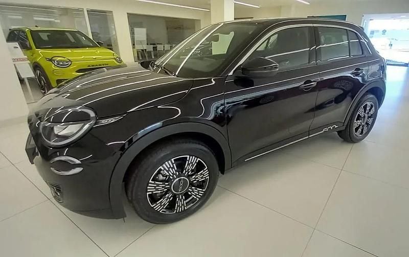 Preto Novo 2025 Fiat 600 Pop SUV | € 25.800 - Imagem 1/4