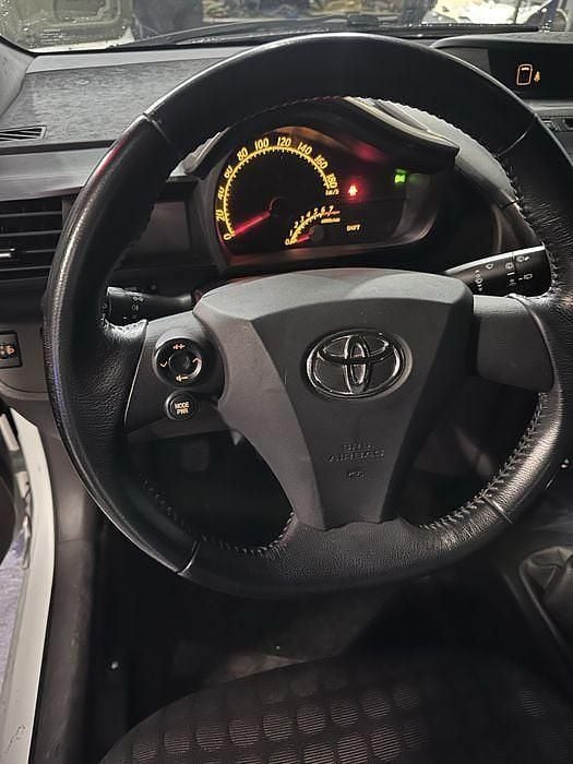 Usado Toyota iQ 60 HP (44 kW) 2009 Citadino