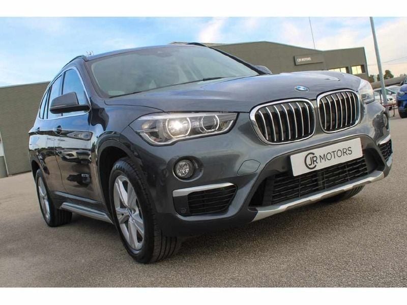Cinzento Usado 2017 BMW X1 xLine SUV | € 19.880 (Preço justo) - Imagem 1/4