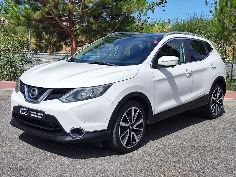 Usado Nissan Qashqai Premium Edition 130 HP (95 kW) 2014 Outro SUV