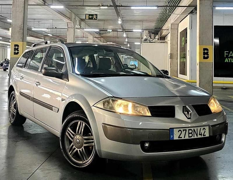 Cinzento Usado 2006 Renault Mégane GrandTour Carrinha | € 4.650 (Preço justo) - Imagem 1/4