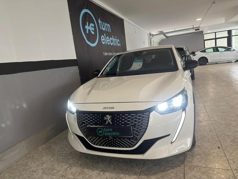 Usado Peugeot e-208 100 kW (136 HP) 2023 Branco Citadino