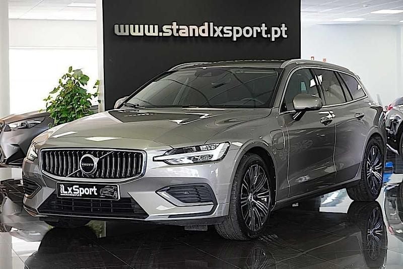 Cinzento Usado 2021 Volvo V60 Carrinha | € 33.990 (Preço justo) - Imagem 1/4