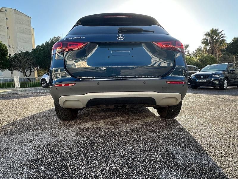 Usado Mercedes GLA250 Style 218 HP (160 kW) 2021 Azul SUV