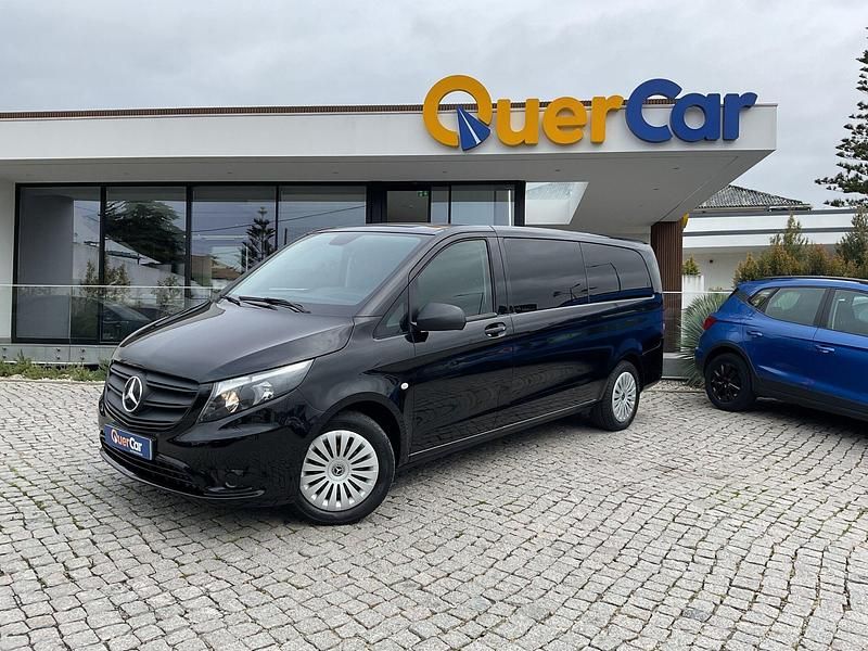 Preto Usado 2023 Mercedes Vito Van | € 52.900 - Imagem 1/4
