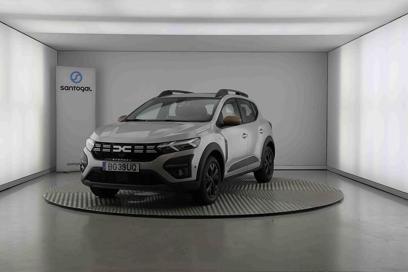 Cinza Usado 2024 Dacia Sandero Extreme Citadino | € 17.400 (Preço justo) - Imagem 1/4