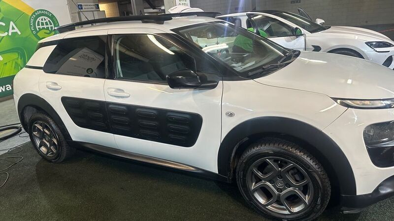 Usado 2017 Citroën C4 Cactus PureTech Citadino | € 7.800 - Imagem 1/4