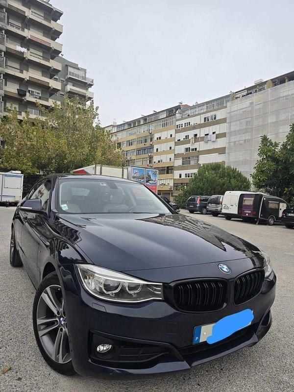 Azul Usado 2014 BMW 320 Citadino | € 18.500 - Imagem 1/4