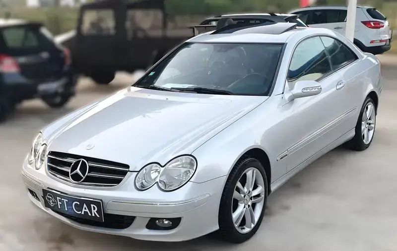 Cinzento Usado 2006 Mercedes CLK220 Avantgarde Coupé | € 11.990 - Imagem 1/4