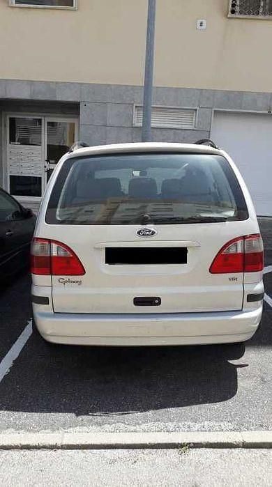 Usado 2001 Ford Galaxy Monovolume | € 3.500 - Imagem 1/4