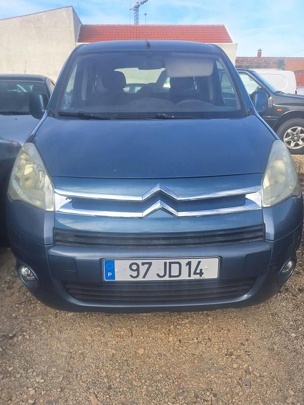 Usado Citroën Berlingo 90 HP (66 kW) 2014 Azul Monovolume