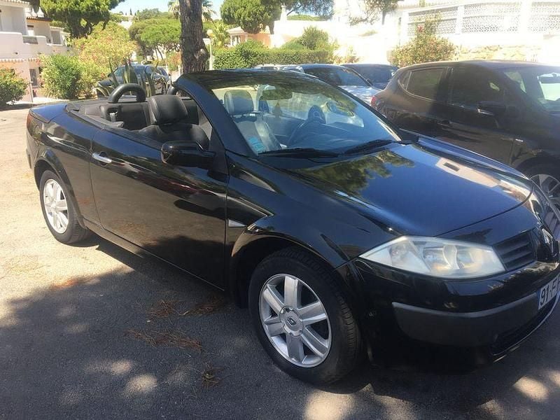 Preto Usado 2004 Renault Mégane II | € 4.500 - Imagem 1/4