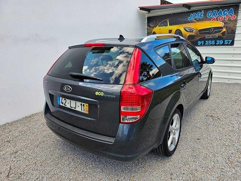 Usado Kia Ceed Sportswagon 128 HP (94 kW) 2011 Carrinha