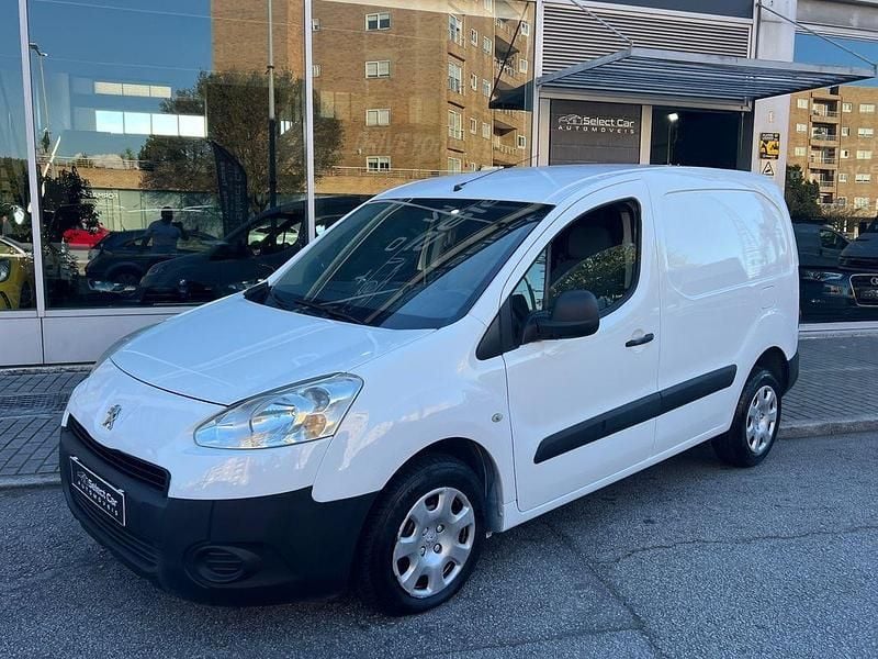 Branco Usado 2015 Peugeot Partner Van | € 6.450 (Bom preço) - Imagem 1/4
