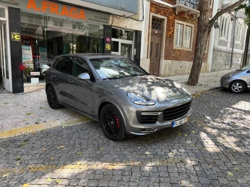Usado Porsche Cayenne GTS 441 HP (324 kW) 2015 Cinzento SUV