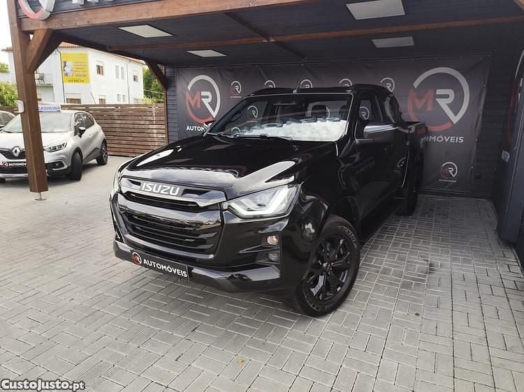Usado Isuzu D-Max 164 HP (120 kW) 2025 Preto Pickup