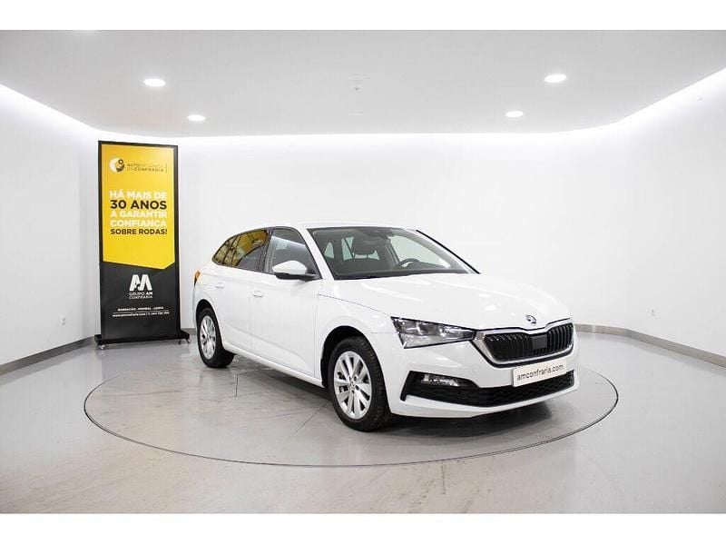 Branco Usado 2023 Skoda Scala Citadino | € 18.180 (Super Preço) - Imagem 1/4