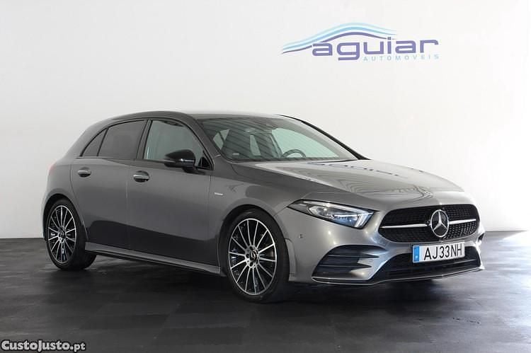 Cinza Usado 2021 Mercedes A200 AMG line Sedan | € 28.900 (Preço justo) - Imagem 1/1