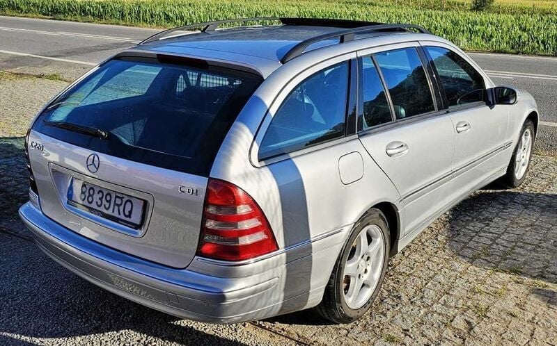 Usado Mercedes C220 Avantgarde 143 HP (105 kW) 2001 Sedan