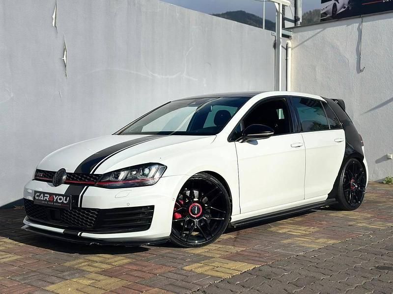 Branco Usado 2014 VW Golf VII GTI Citadino | € 27.990 - Imagem 1/4