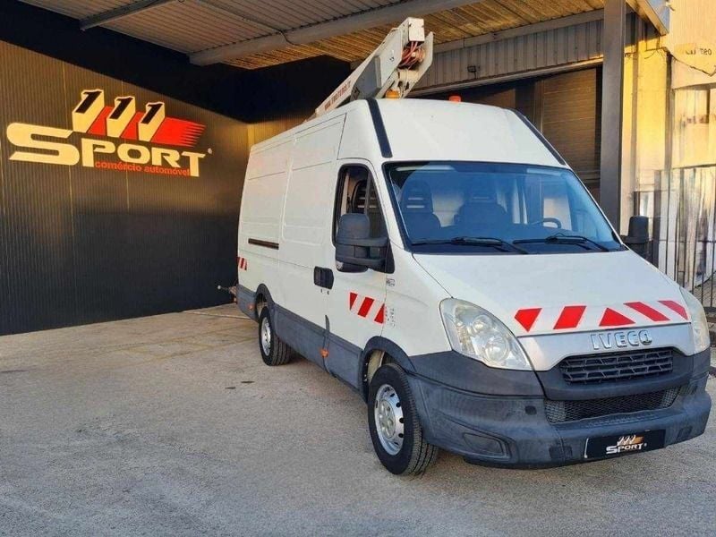 Usado Iveco Daily 125 HP (91 kW) 2013 Branco