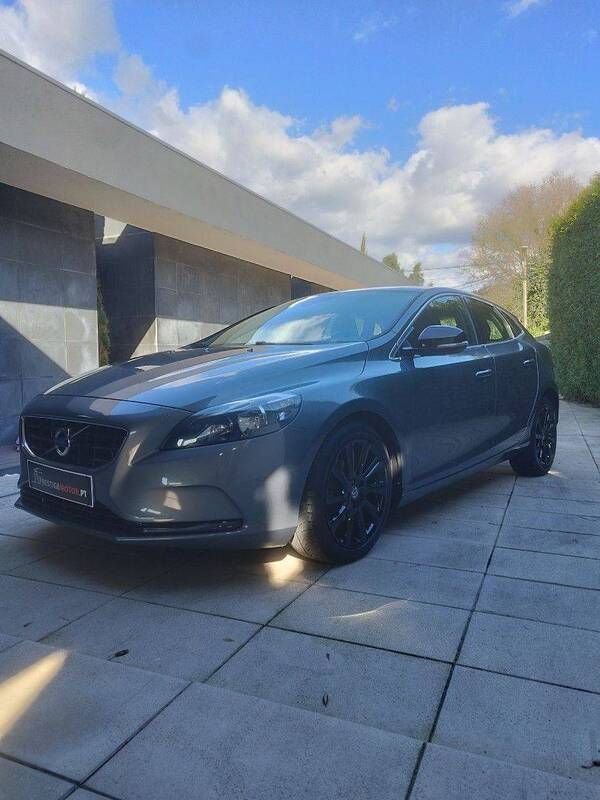 Cinzento Usado 2015 Volvo V40 Carrinha | € 13.250 (Preço justo) - Imagem 1/4