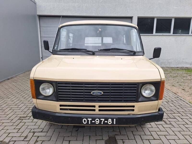 Usado Ford Transit 68 HP (50 kW) 1980 Outra Sedan