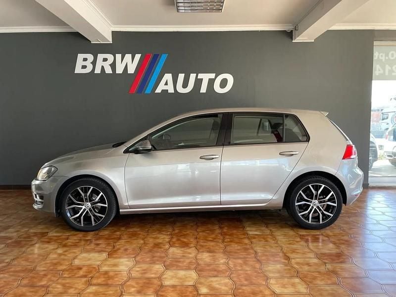Usado VW Golf VII Highline 105 HP (77 kW) 2014 Cinzento Citadino
