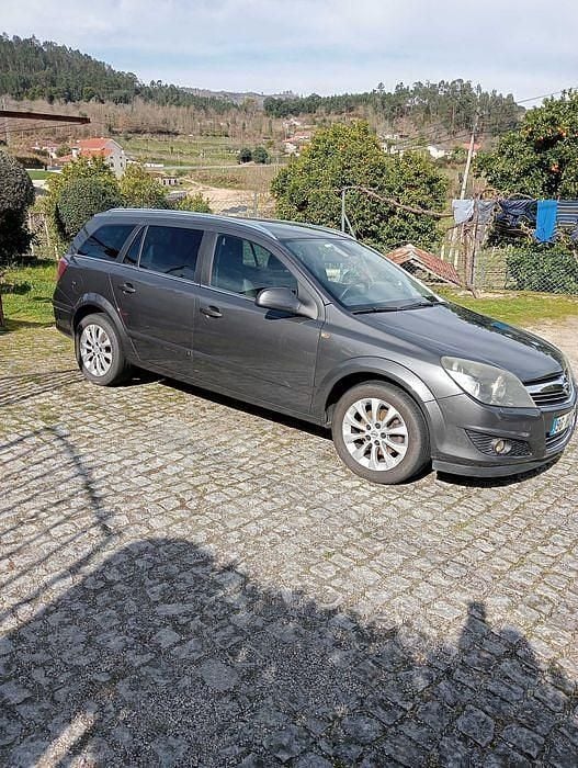 Usado Opel Astra Cosmo 110 HP (80 kW) 2010 Sedan
