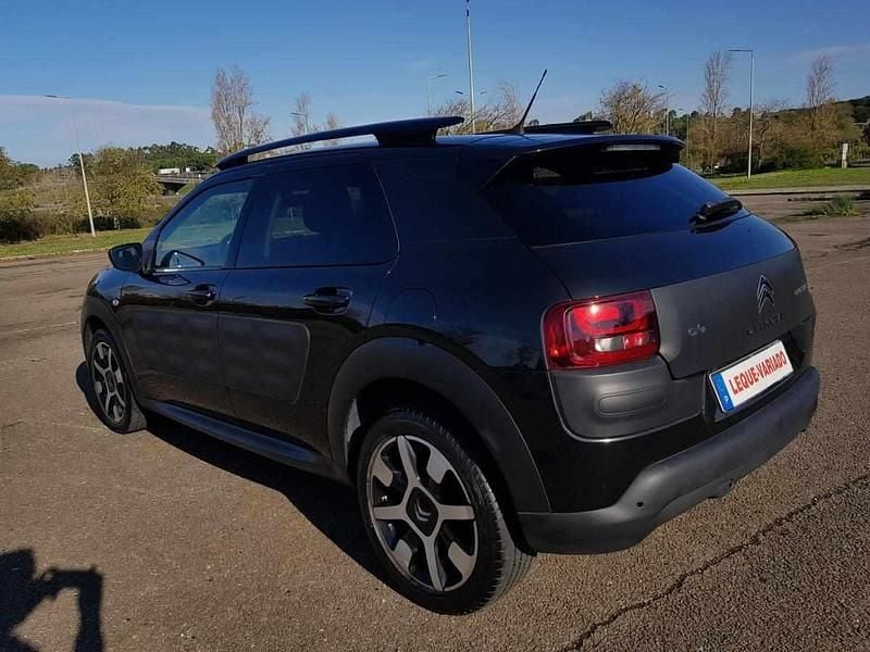 Usado Citroën C4 Cactus 92 HP (67 kW) 2015 Preto Citadino