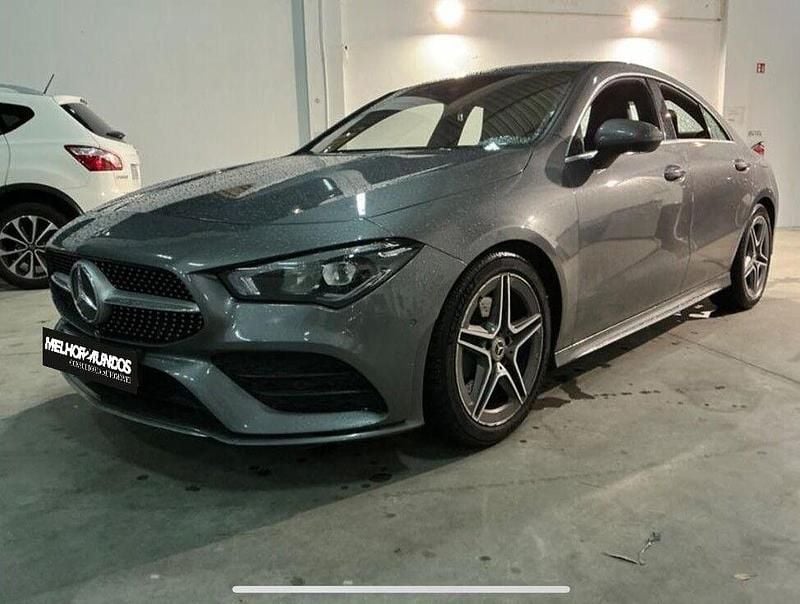 Cinza Usado 2020 Mercedes CLA200 AMG line Sedan | € 24.750 (Caro) - Imagem 1/4