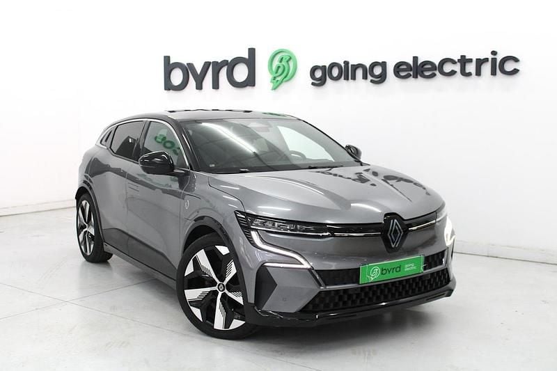 Cinzento Usado 2023 Renault Mégane Komfort SUV | € 26.900 (Bom preço) - Imagem 1/4