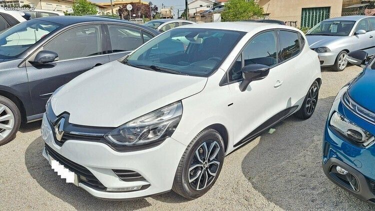Branco Usado 2017 Renault Clio IV LIMITED Citadino | € 12.450 (Preço justo) - Imagem 1/1