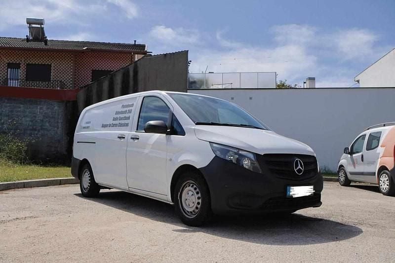 Branco Usado 2015 Mercedes Vito Monovolume | € 13.500 - Imagem 1/4