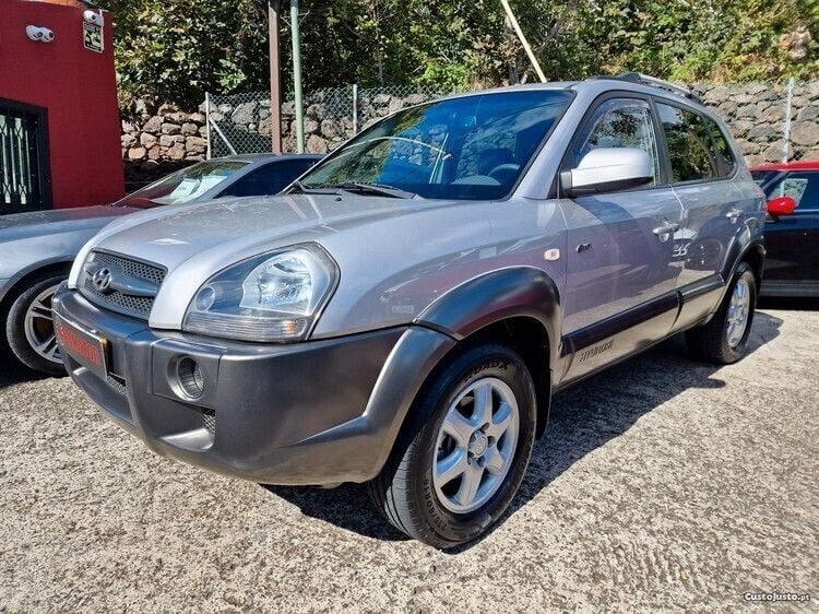 Usado Hyundai Tucson Style 112 HP (82 kW) 2005 Cinza SUV