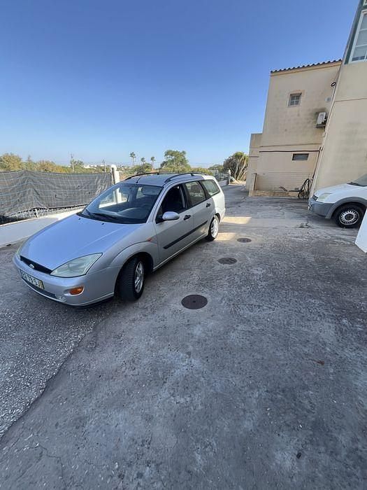 Usado 2001 Ford Focus Sedan | € 1.900 (Preço justo) - Imagem 1/4