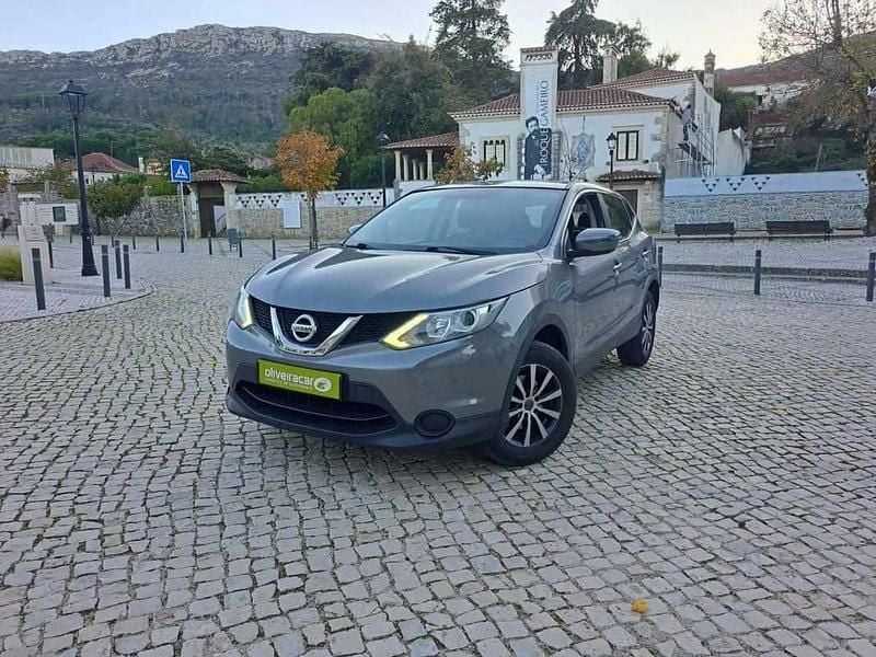 Cinzento Usado 2016 Nissan Qashqai SUV | € 13.450 (Preço justo) - Imagem 1/4