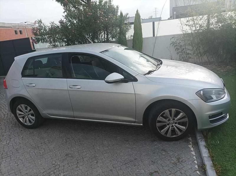 Usado VW Golf VII 105 HP (77 kW) 2013 Cinzento Citadino