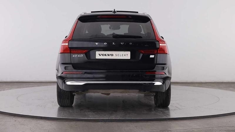 Usado Volvo XC60 349 HP (256 kW) 2024 Preto SUV