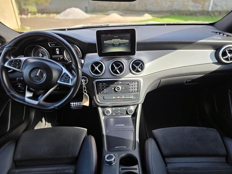 Usado Mercedes GLA180 AMG line 109 HP (80 kW) 2016 Branco SUV