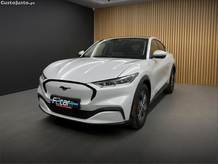 Usado Ford Mustang Mach-E 197 kW (269 HP) 2022 Branco SUV