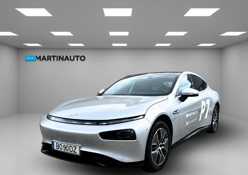 Cinza Usado 2024 XPENG P7 Sedan | € 46.000 - Imagem 1/4